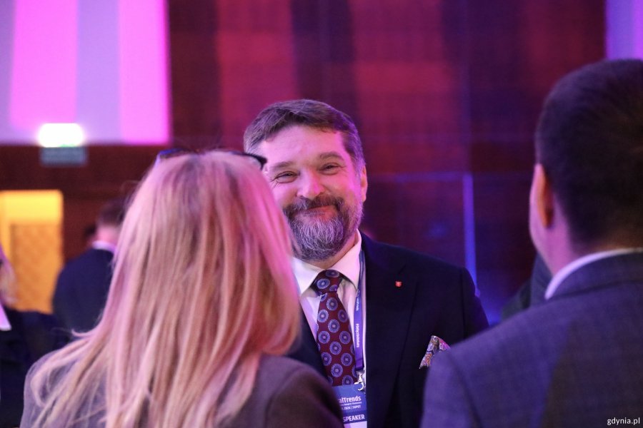 Na zdjęciu m.in. Tadeusz Szemiot, przewodniczący Rady Miasta Gdyni podczas kongresu