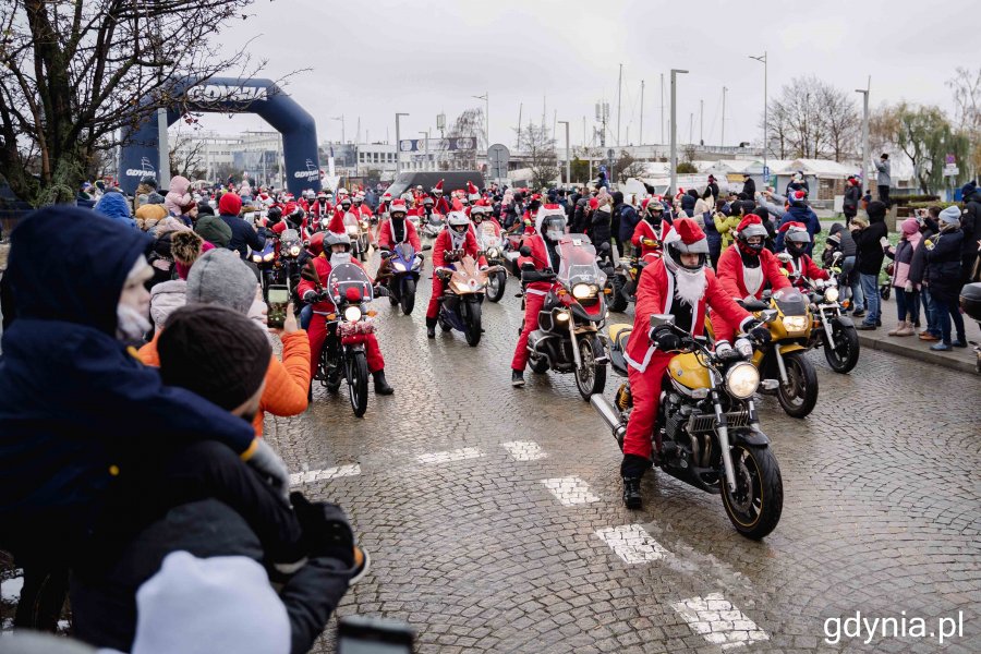 20. edycja parady „Mikołaje na motocyklach” - start w Gdyni, fot. Kamil Złoch