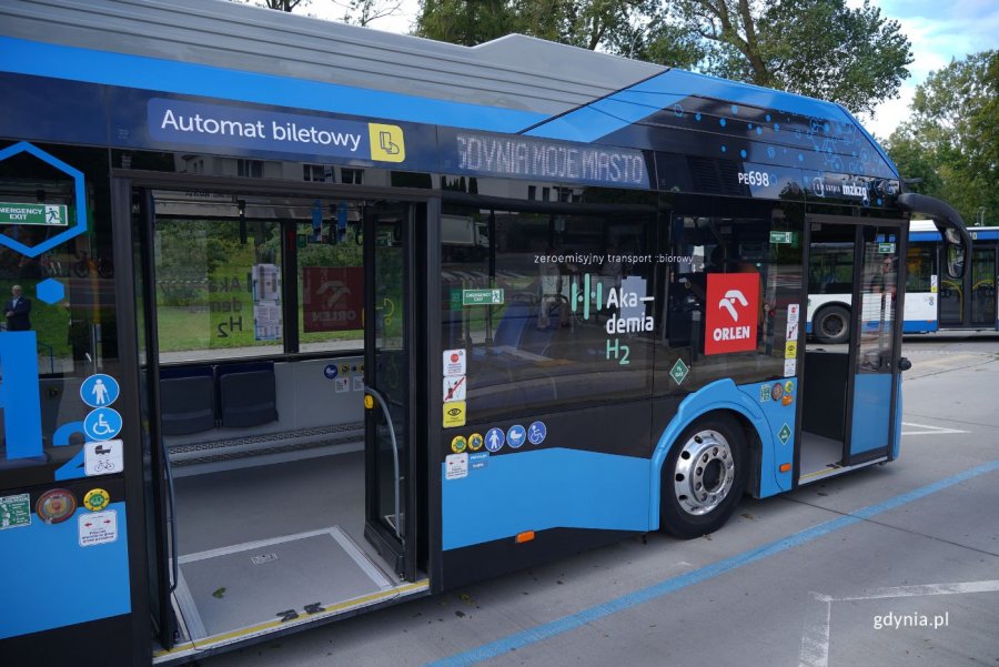 Autobus wodorowy (fot. Magdalena Starnawska)