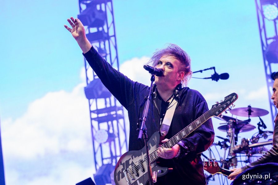 Robert Smith, frontman The Cure, podczas koncertu na Open'erze 