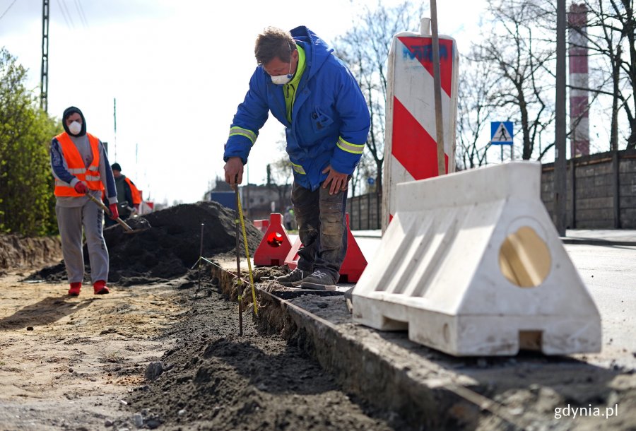 Już rozpoczęły się prace przy rondzie na skrzyżowaniu ulic Puckiej–Unruga–Czernickiego-Złotej, fot. Kamil Złoch