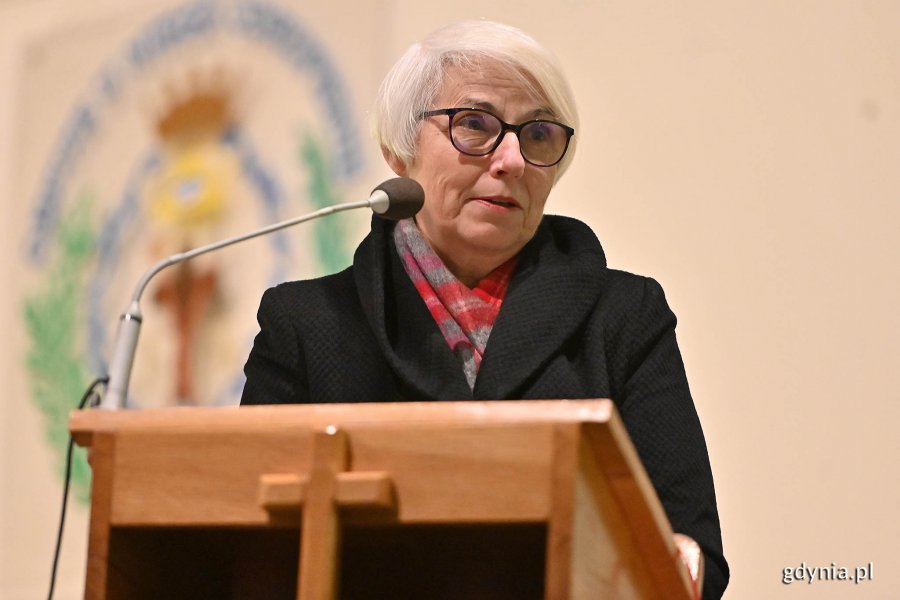 Joanna Zielińska - przewodnicząca Rady Miasta Gdyni podczas uroczystości 42. rocznicy wprowadzenia stanu wojennego