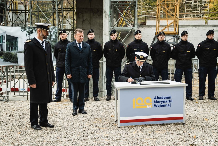 Ceremonia wmurowania kamienia węgielnego pod Akademickie Centrum Technologii Podwodnych na gdyńskim Oksywiu, fot. Kamil Złoch