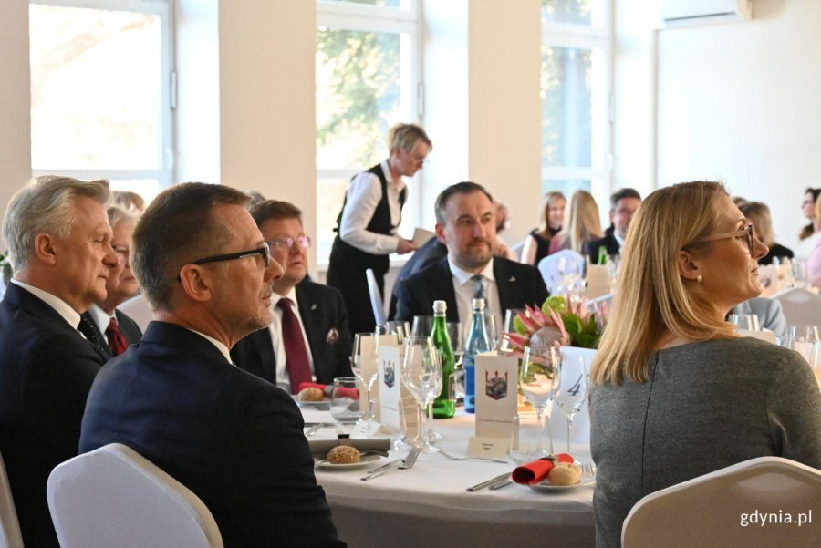 Na zdjęciu m.in. wiceprezydent Gdyni Tomasz Augustyniak (fot. Magdalena Starnawska)