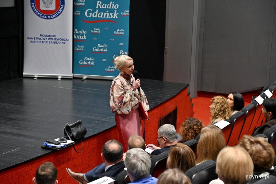 dr n. med. Marzena Podg&oacute;rska &ndash; rektor Gdańskiej Akademii Medycznej Nauk Stosowanych podczas gali finałowej Pomorskiego Festiwalu Kr&oacute;tkich Film&oacute;w o HIV