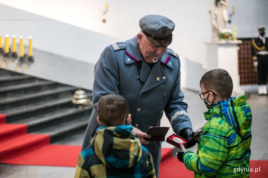 Częścią oficjalnych obchodów 95. urodzin Gdyni była niedzielna msza święta z honorową asystą wojskową // fot. Karol Stańczak