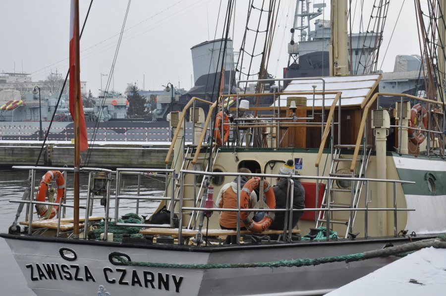 „Zawisza Czarny” już w Gdyni. Szykuje się do nowego sezonu // fot. Magdalena Czernek