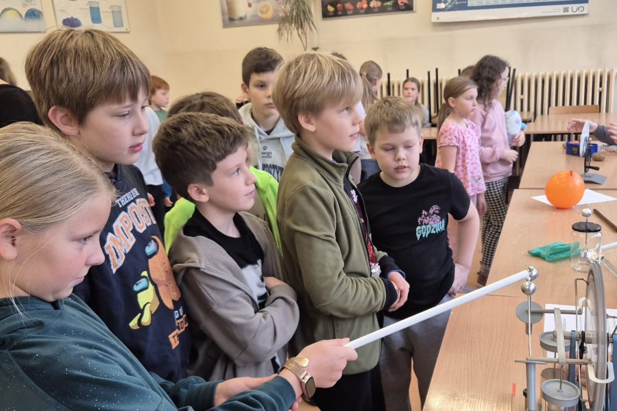 Szkolny Festiwal Nauki w Gdyni! Na zdjęciu prezentacje w SP 51 (fot. SP 51)    