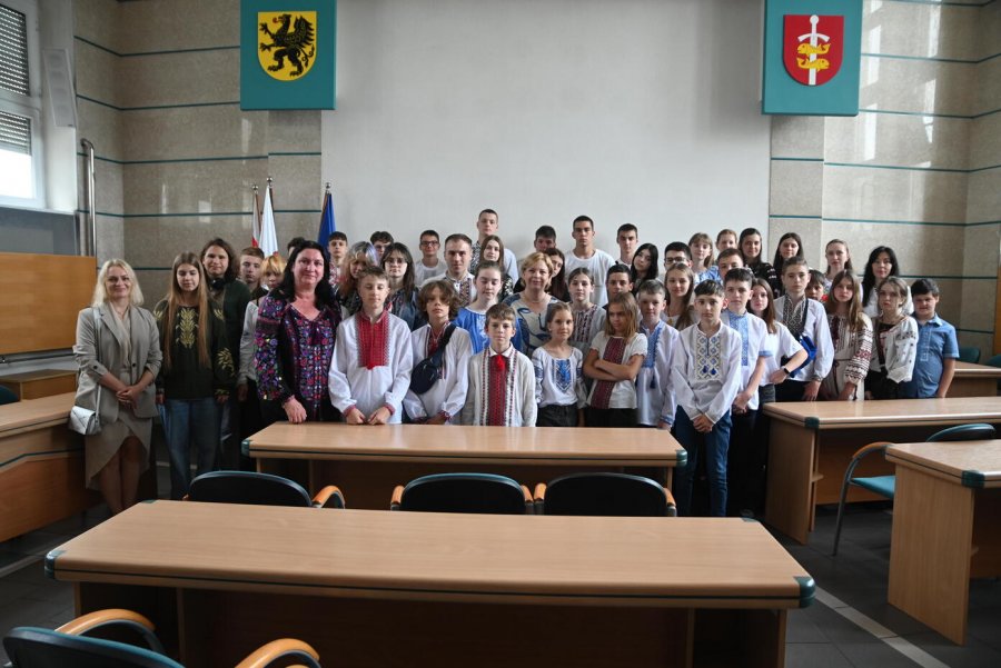 Dzieci i młodzież z Ukrainy z wizytą w gdyńskim magistracie (Fot. Zygmunt Gołąb)