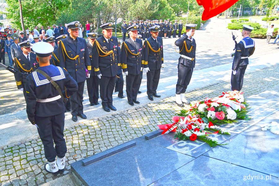 Uroczystości upamiętniające 80. rocznicę wybuchu II wojny światowej na cmentarzu w Redłowie, fot. Michał Puszczewicz