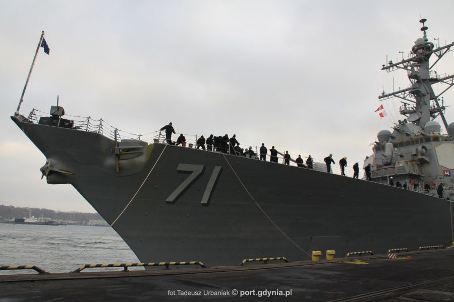 Niszczyciel amerykańskiej marynarki wojennej USS Ross DDG-7 zacumował przy nabrzeżu Francuskim, fot. Tadeusz Urbaniak