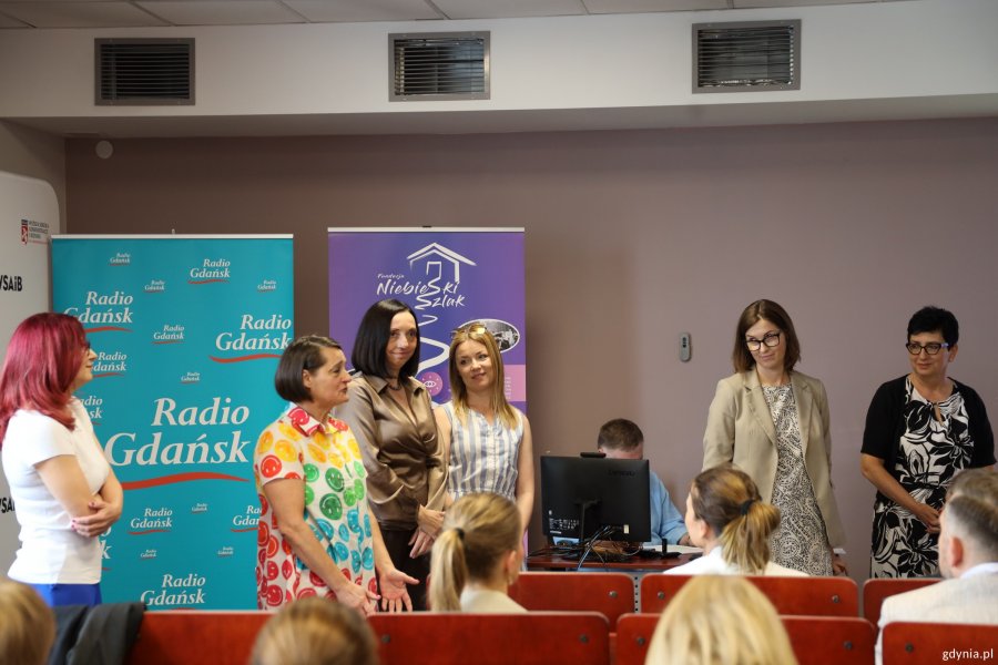 Zesp&oacute;ł Fundacji Niebieski Szlak w składzie: Urszula Kubicka-Formela, Agnieszka Wroczyńska, Aldona Woźniarska, Katarzyna Plichta, Magdalena Basińska-Muskat i Melania Doering
