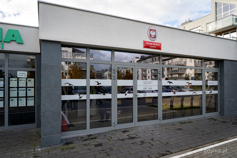 Nowo otwarty Punkt Obsługi Mieszkańców Urzędu Miasta Gdyni na Chwarznie-Wiczlinie, w lokalu przy ul. Tęczowej 37 (fot. Kamil Złoch)