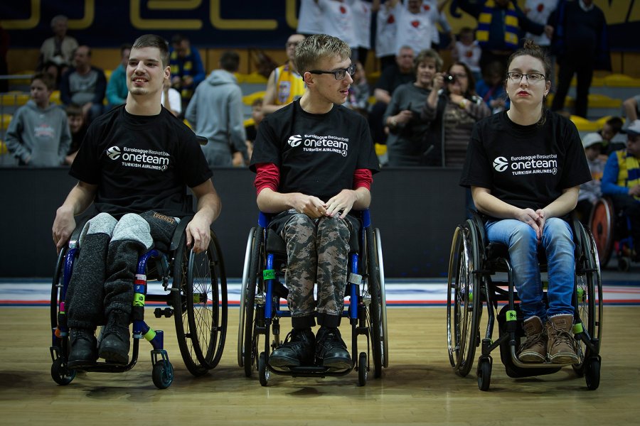 Gdyński OneTeam wystąpił w przerwie meczu EuroCup między Asseco Arką i Albą Berlin, fot. Mariusz Mazurczak