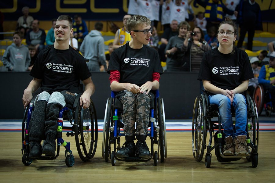 Gdyński OneTeam wystąpił w przerwie meczu EuroCup między Asseco Arką i Albą Berlin, fot. Mariusz Mazurczak