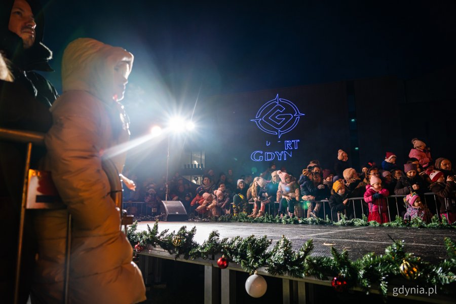 Gdyńskie mikołajki w muszli koncertowej na placu Grunwaldzkim (fot. Kamil Złoch)