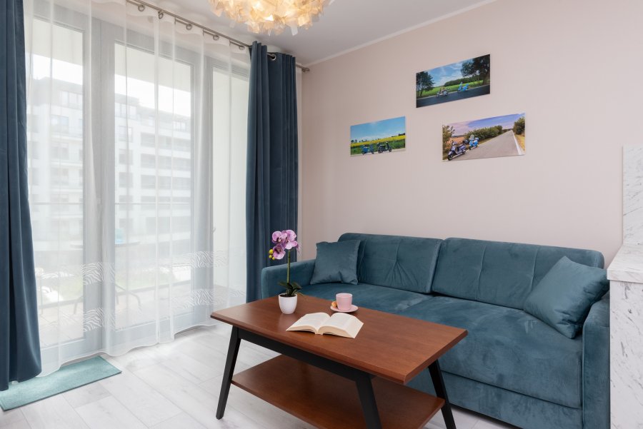 Apartament Obrońców Wybrzeża 8/27, widok na salon