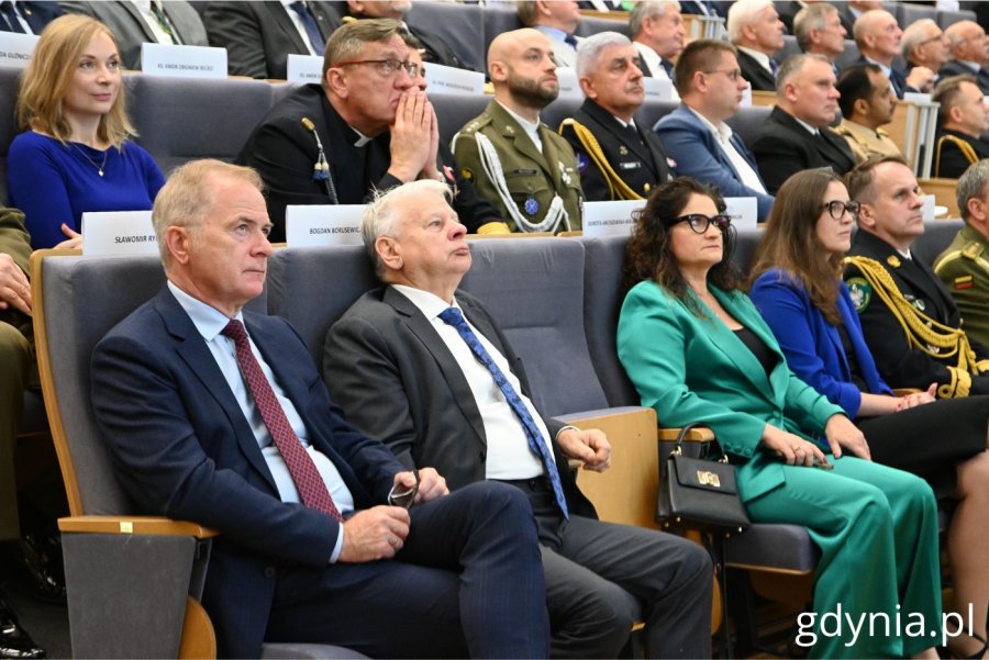 Na zdjęciu (od lewej): Sławomir Rybicki, senator, Bogdan Borusewicz, senator, Dorota Arciszewska-Mielewczyk, posłanka (fot. Magdalena Starnawska)