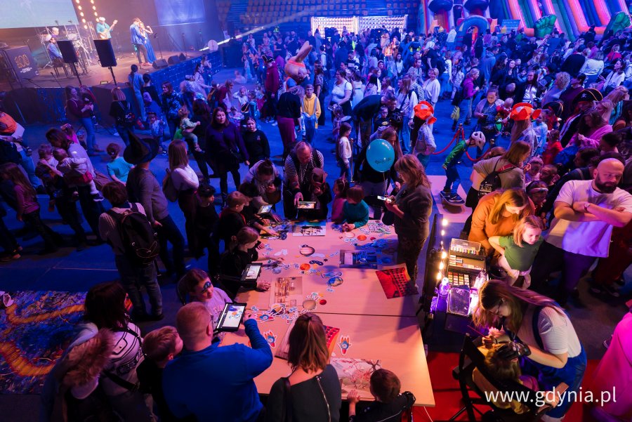 Uczestnicy balu dla dzieci