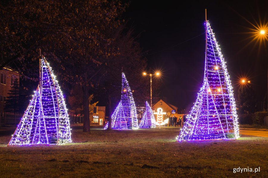 Pierwsze świąteczne iluminacje rozbłysły na Pogórzu // fot. Karol Stańczak