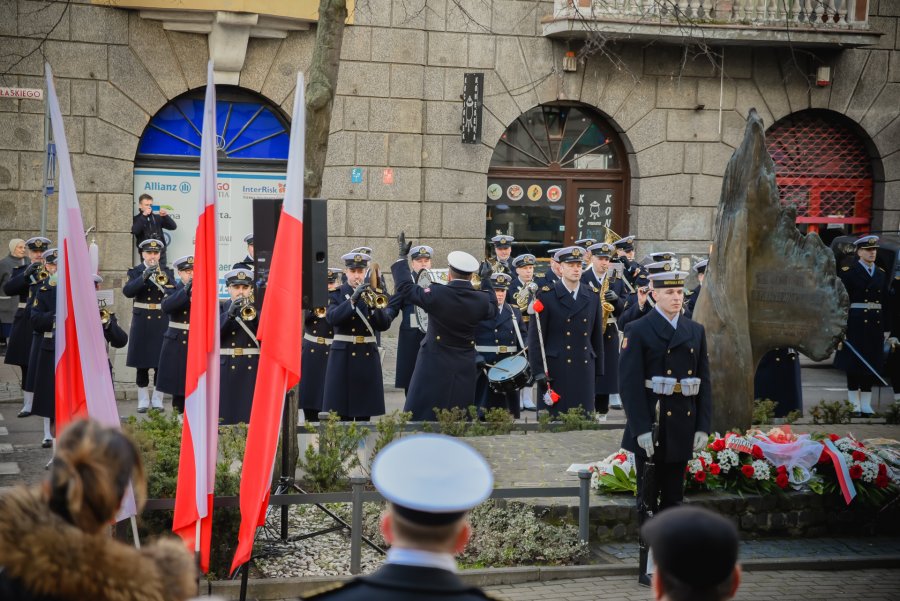 Miejskie uroczystości pod pomnikiem Ofiar Terroru Komunistycznego przy ul. Pułaskiego, fot. st. chor. szt. mar. Piotr Leoniak