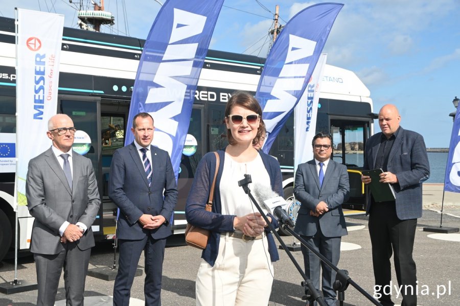 Konferencja prasowa dotycząca testów autobusu wodorowego Caetano na ulicach Gdyni, fot. Magdalena Śliżewska