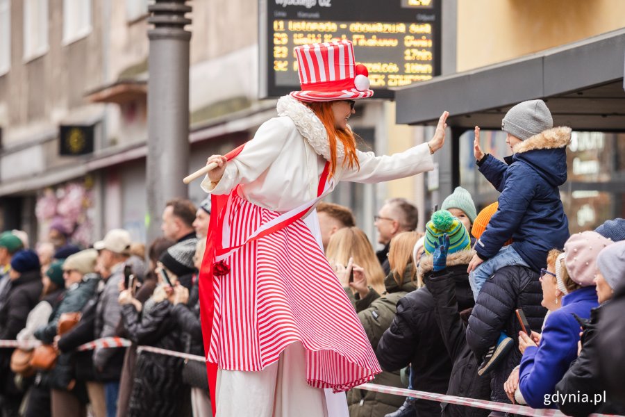 Parada na ul. Świętojańskiej (fot. Karol Stańczak)