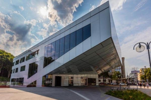 // fot. www.gcf.org.pl. Budynek Gdyńskiego Centrum Filmowego