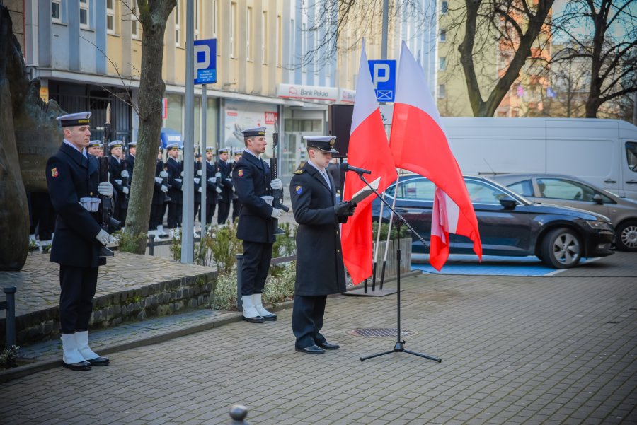 Miejskie uroczystości pod pomnikiem Ofiar Terroru Komunistycznego przy ul. Pułaskiego, fot. st. chor. szt. mar. Piotr Leoniak