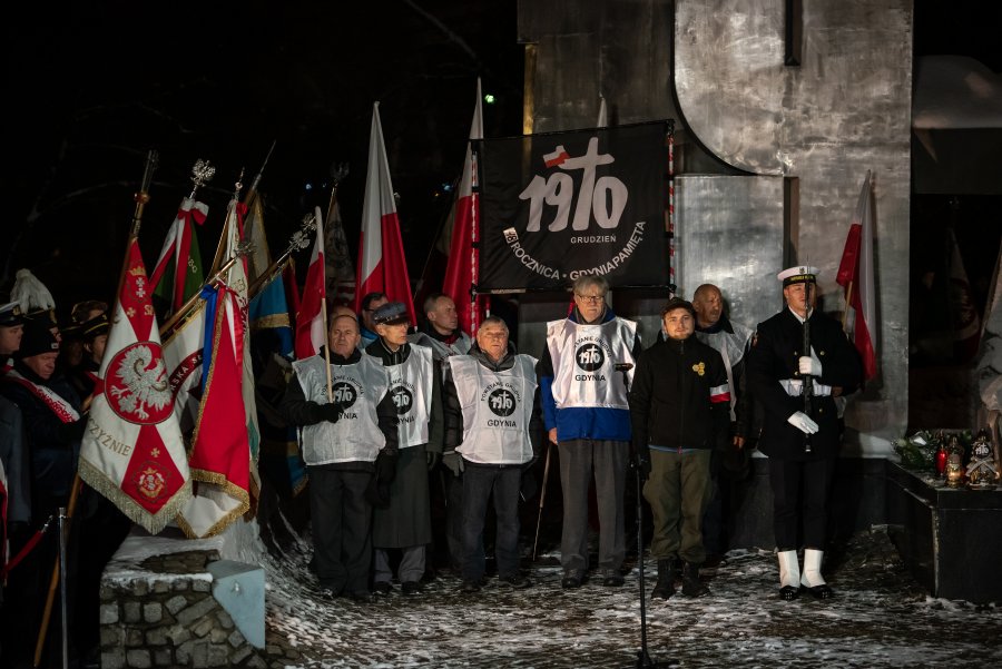 Obchody przy pomniku Ofiar Grudnia '70 w Gdyni, fot. Dawid Linkowski