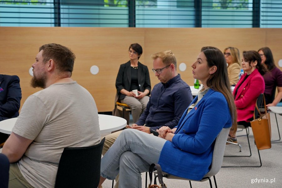 Członkowie Gdyńskiej Rady Dialogu Gospodarczego podczas posiedzenia w 3T Office Parku 