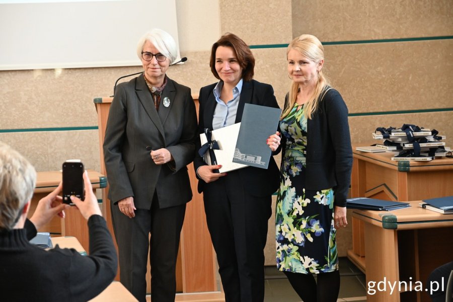 Na zdj. (od lewej): przewodnicząca RMG Joanna Zielińska, radna Anna Szpajer i wiceprzewodnicząca Elżbieta Sierżęga