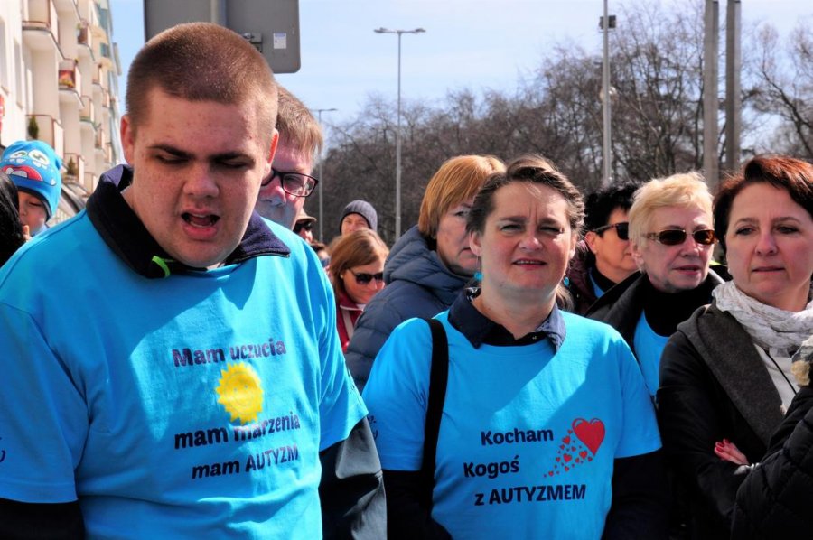 "Niebieski Marsz dla Autyzmu" przeszedł przez Gdynię // fot. Magdalena Czernek