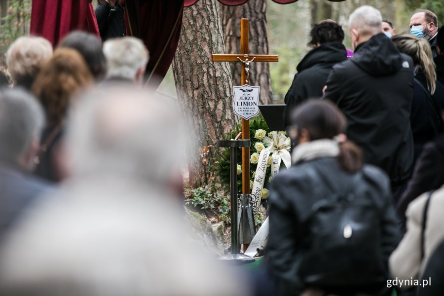 Uroczystości pogrzebowe prof. Jerzego Limona odbyły się na cmentarzu Komunalnym w Sopocie // fot. Karol Stańczak