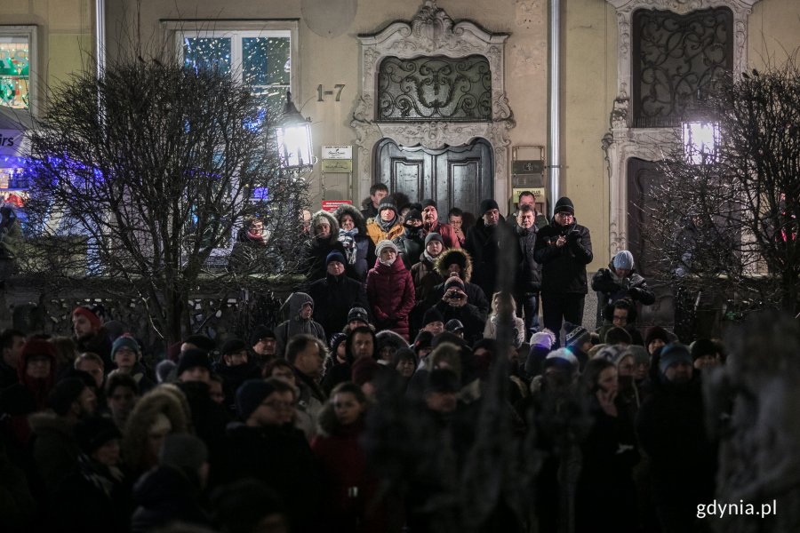 Mieszkańcy Trójmiasta w poniedziałek pożegnali prezydenta Gdańska Pawła Adamowicza, fot. Karol Stańczak
