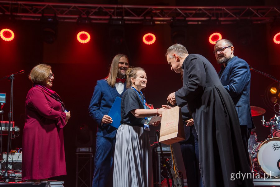 Gala finałowa X edycji Przeglądu Teatrów Amatorskich „Kurtyna” w gdyńskim Małym Kacku (fot. Paweł Budziński)