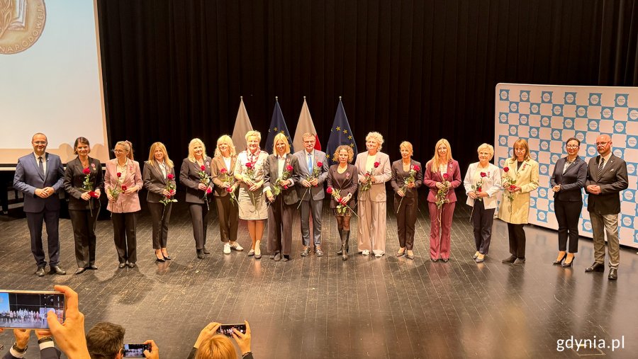 Osoby uhonorowane podczas Wojewódzkiej Uroczystości z okazji Dnia Edukacji Narodowej 2025 (fot. Katarzyna Balcerzak)