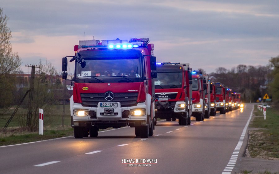 Gdyńscy strażacy gasili Biebrzański Park Narodowy // fot. Łukasz Rutkowski - Fotografia Ratownicza