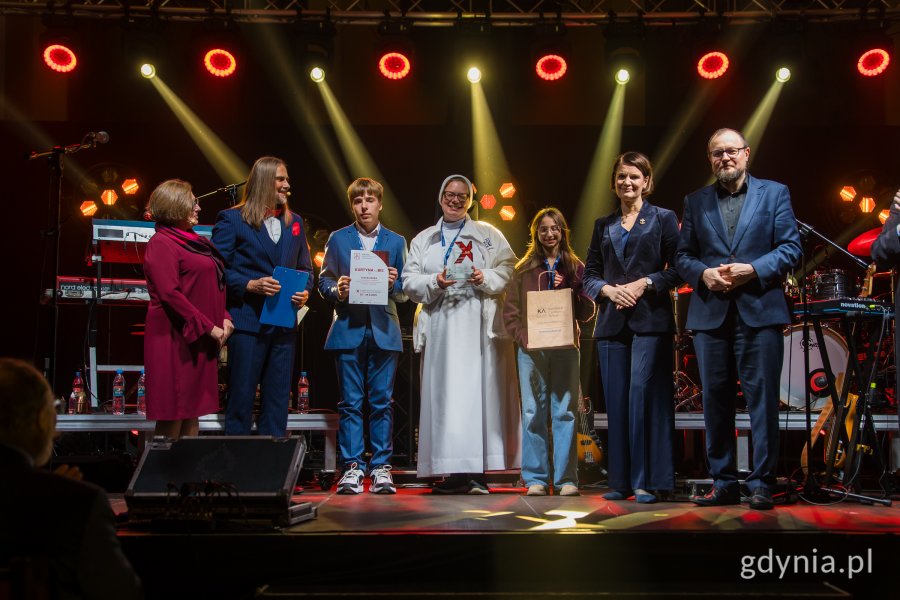 Gala finałowa X edycji Przeglądu Teatrów Amatorskich „Kurtyna” w gdyńskim Małym Kacku (fot. Paweł Budziński)
