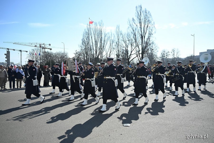 Miejskie uroczystości związane z 81. rocznicą zakończenia walk o wyzwolenie Gdyni pod Pomnikiem Polski Morskiej (fot. Michał Puszczewicz)