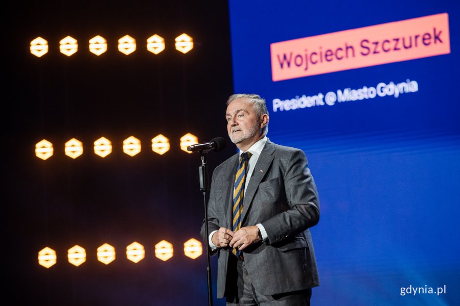 Prezydent Gdyni Wojciech Szczurek przemawiający podczas gali IT Manager of Tomorrow Awards // fot. Karol Stańczak