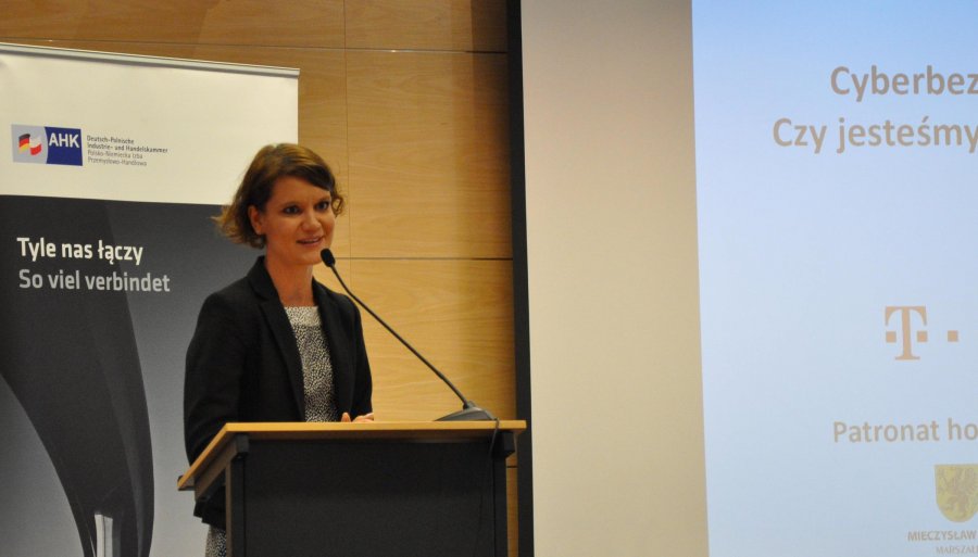 Wiceprezydent Gdyni Katarzyna Gruszecka-Spychała powitała uczestników debaty // fot. Magdalena Czernek 