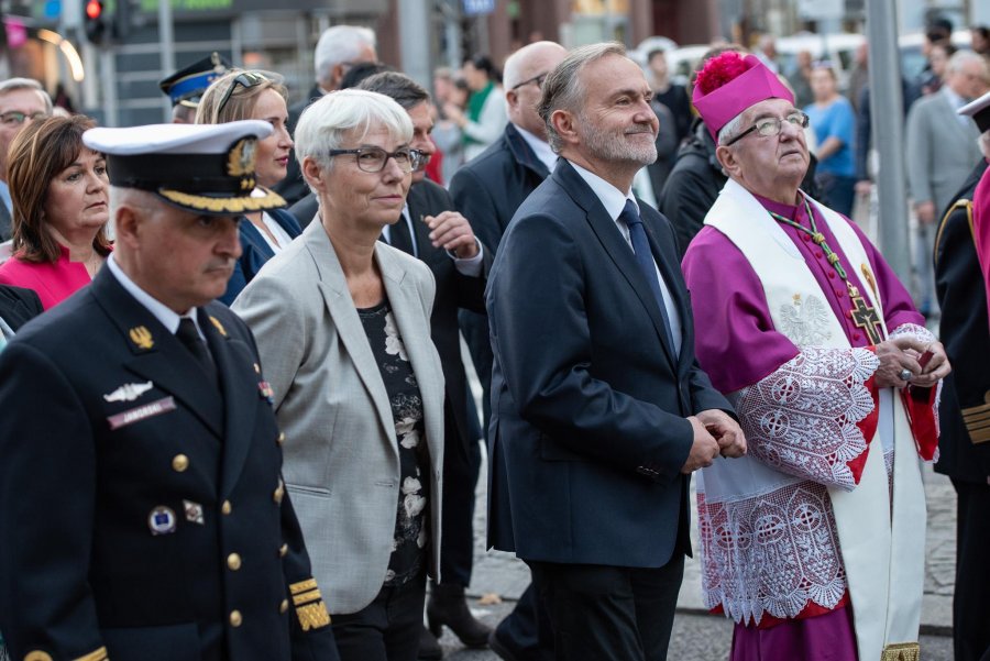 W obchodach Dnia Papieskiego uczestniczyli prezydent Wojciech Szczurek i przewodnicząca gdyńskiej Rady Miasta Joanna Zielińska // fot. Dawid Linkowski