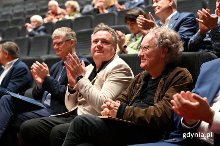 Na zdjęciu m.in.: wiceprezydent Gdyni Rafał Geremek, Jerzy Rados, dyrektor Gdyńskiej Szkoły Filmowej oraz Robert Gliński, reżyser i wykładowca Gdyńskiej Szkoły Filmowej