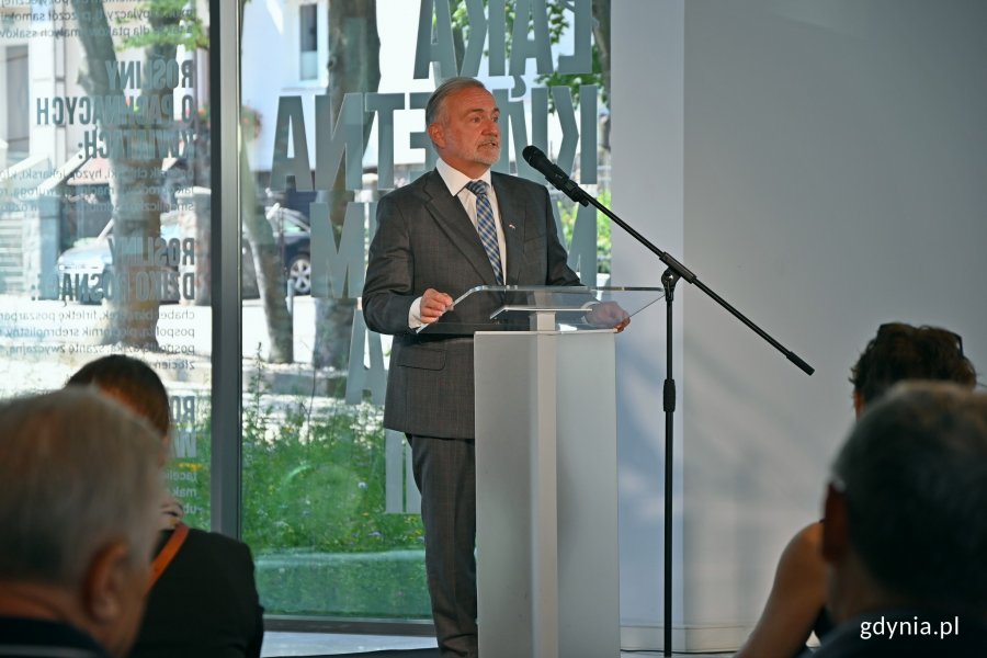 Prezydent Gdyni Wojciech Szczurek podczas uroczystości z okazji Dnia Muzealnika, która odbyła się w Muzeum Miasta Gdyni // fot. Magdalena Czernek