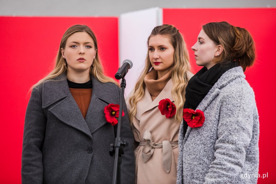 Koncert „10 dekad radości” w muszli koncertowej na placu Grunwaldzkim. Na zdjęciu 3 wokalistki // fot. Karol Stańczak