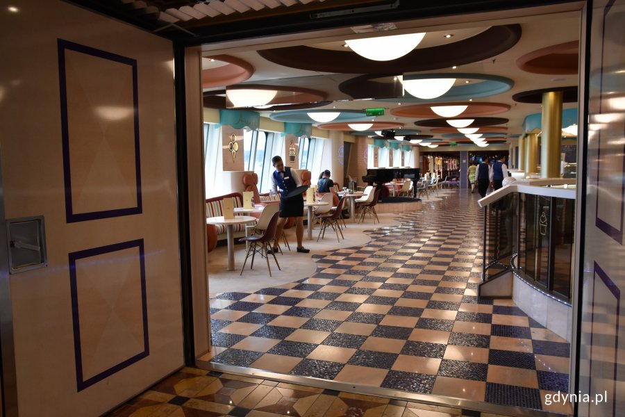 Wnętrza wycieczkowca Costa Pacifica // fot. Marta Jaszczerska-Zawadzka