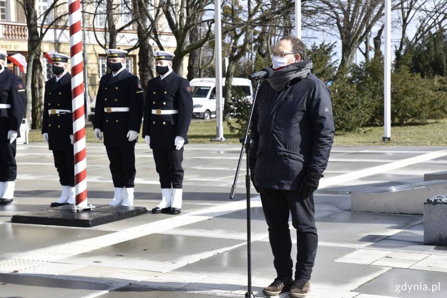 Przemawiający wiceprzewodniczący Rady Miasta Gdyni Andrzej Bień.