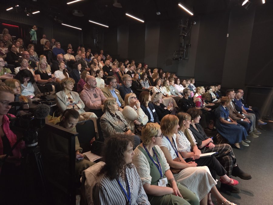 VI Pomorskie Forum Animacji Społecznej i Kulturalnej odbyło się w Konsulacie Kultury.  W jednym miejscu spotkają się przedstawicielki i przedstawiciele instytucji kultury, organizacji pozarządowych, grup nieformalnych, samorząd&oacute;w, edukacji i biznesu, a także aktywiści zainteresowani rozwojem społecznym i wsp&oacute;łpracą międzysektorową