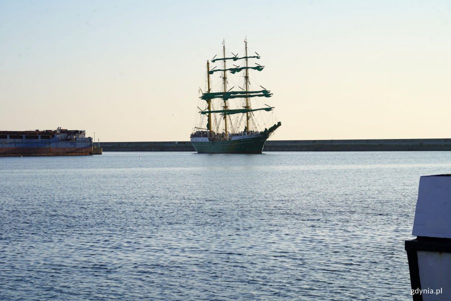 Żaglowiec na morzu